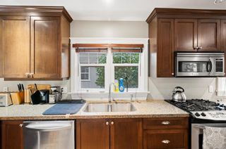 Photo 9: 2644 Cadboro Bay Rd in Oak Bay: OB Henderson Single Family Residence for sale : MLS®# 952013