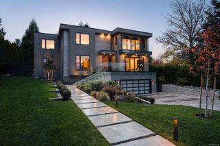 Photo 1: 374 Sunset Ave in Oak Bay: OB South Oak Bay House for sale : MLS®# 953404