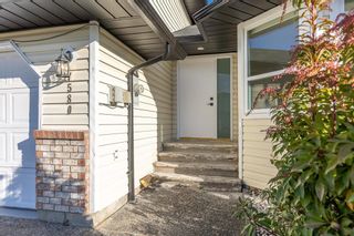 Photo 3: 7580 SAPPHIRE Drive in Chilliwack: Sardis West Vedder House for sale (Sardis)  : MLS®# R2846903