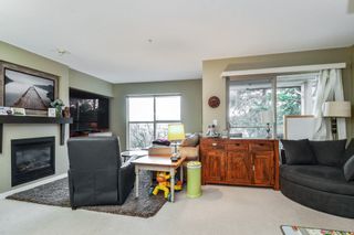 Photo 4: 77 20350 68 Avenue in Langley: Willoughby Heights Townhouse for sale in "SUNRIDGE" : MLS®# R2752221