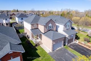 Photo 1: 199 Richfield Square in Clarington: Courtice House (2-Storey) for sale : MLS®# E8271986