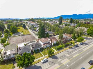 Photo 20: 2243 RENFREW Street in Vancouver: Renfrew VE House for sale (Vancouver East)  : MLS®# R2422883