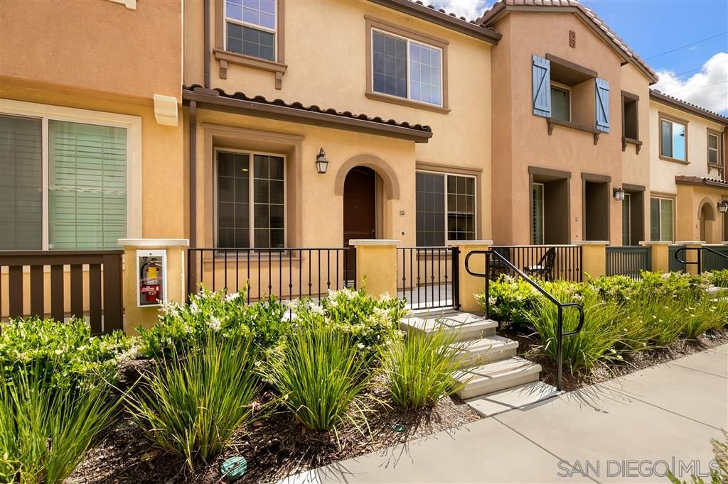 Main Photo: SAN DIEGO Condo for sale : 3 bedrooms : 1790 Saltaire Pl #17