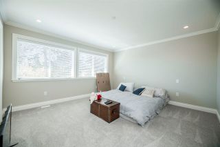Photo 15: 15498 RUSSELL Avenue: White Rock House for sale (South Surrey White Rock)  : MLS®# R2568948