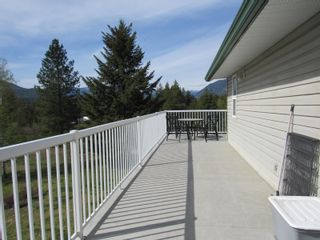 Photo 22: 925 COLUMBIA ROAD in Castlegar: House for sale : MLS®# 2476320