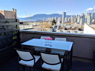Photo 1: 305 1082 W 8TH AVENUE in Vancouver: Fairview VW Condo for sale (Vancouver West)  : MLS®# R2356802