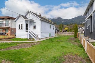 Main Photo: 38023 FIFTH Avenue in Squamish: Downtown SQ House for sale : MLS®# R2864224