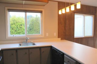 Photo 8: 7 4116 BROWNING Road in Sechelt: Sechelt District Manufactured Home for sale in "ROCKLAND WYND" (Sunshine Coast)  : MLS®# R2069778