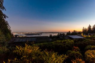 Photo 25: 101 2200 CHIPPENDALE Road in West Vancouver: Whitby Estates Condo for sale in "THE BOULDERS" : MLS®# R2747498