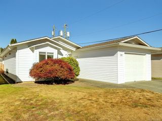 Photo 1: 10 7570 Tetayut Rd in Central Saanich: CS Hawthorne Manufactured Home for sale : MLS®# 921038