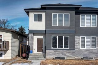 Photo 2: 7940 46 Avenue NW in Calgary: Bowness Semi Detached for sale : MLS®# C4306157