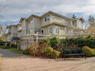 Photo 2: 106 1825 Kings Rd in VICTORIA: SE Camosun Row/Townhouse for sale (Saanich East)  : MLS®# 829546