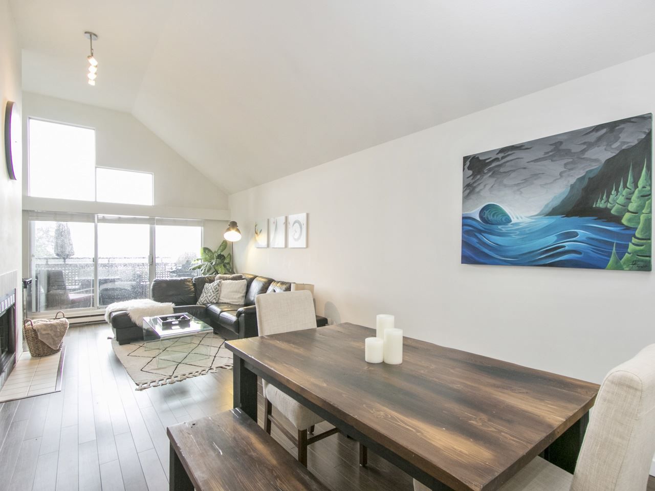 Main Photo: C 225 E 4TH Street in North Vancouver: Lower Lonsdale Townhouse for sale in "LOWER LONSDALE" : MLS®# R2167288