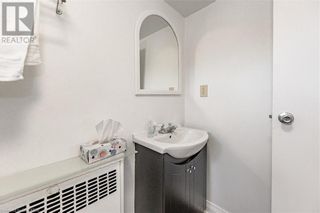Photo 12: 53 KINSEY Street in St. Catharines: House for sale : MLS®# 40529773