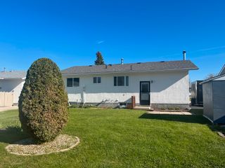 Photo 2: 35 Phoebe Street in Portage la Prairie: House for sale (Koko Platz)  : MLS®# 202207615