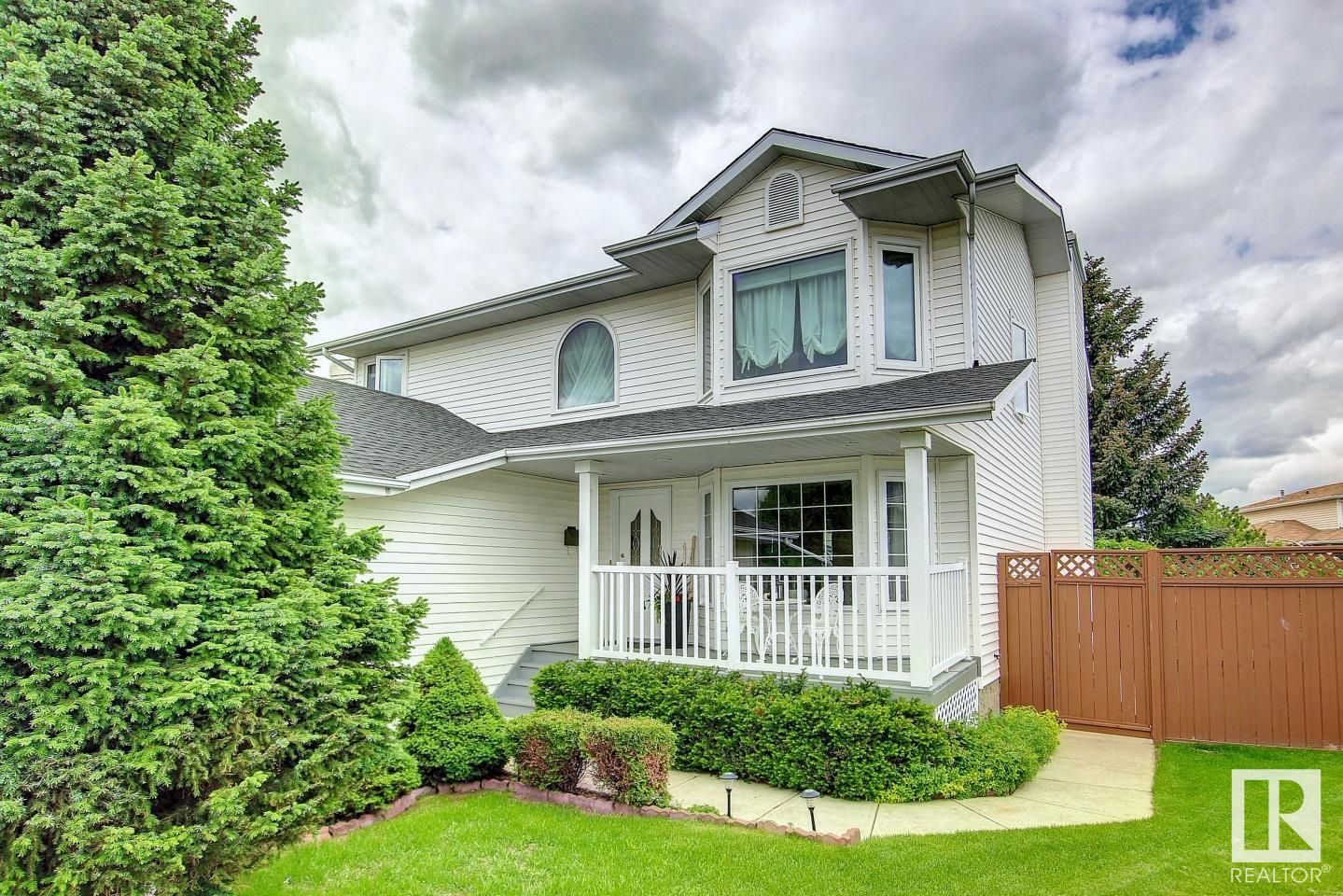 Main Photo: 7656 158A Avenue in Edmonton: Zone 28 House for sale : MLS®# E4308510