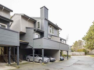Photo 1: 7366 PINNACLE Court in Vancouver: Champlain Heights Townhouse for sale in "Parklane" (Vancouver East)  : MLS®# R2542021
