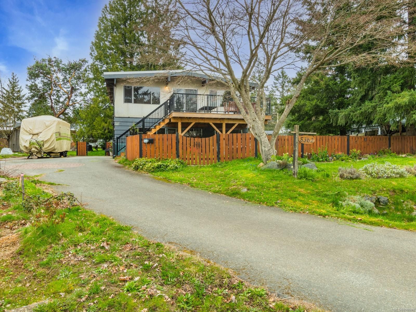 Main Photo: 5362 Somerset Dr in Nanaimo: Na Pleasant Valley House for sale : MLS®# 899699