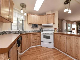 Photo 6: 18 1240 WILKINSON ROAD in COMOX: CV Comox Peninsula Manufactured Home for sale (Comox Valley)  : MLS®# 780089