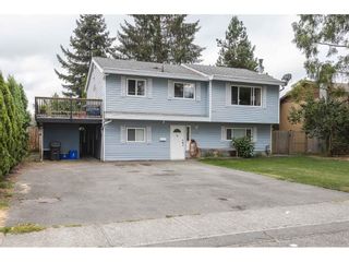 Photo 2: 26522 33 Avenue in Langley: Aldergrove Langley House for sale : MLS®# R2609624
