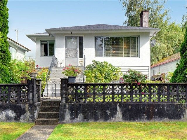 Main Photo: 3120 GARDEN Drive in Vancouver: Grandview VE House for sale (Vancouver East)  : MLS®# V1027010