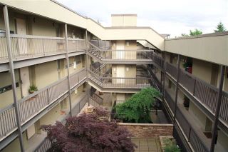 Photo 18: 301 140 E 4TH Street in North Vancouver: Lower Lonsdale Condo for sale in "Harbourside Terrace" : MLS®# R2189487