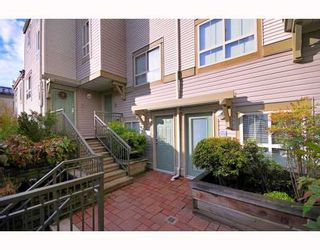 Photo 10: 9 2375 W BROADWAY BB in Vancouver: Kitsilano Townhouse for sale in "TALIESEN" (Vancouver West)  : MLS®# V755443