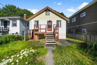 Photo 5: 745 SKEENA Street in Vancouver: Renfrew VE House for sale in "Adanac Park" (Vancouver East)  : MLS®# R2894887
