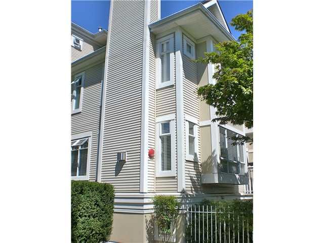 Photo 1: Photos: 24 2885 E KENT Avenue in Vancouver: Fraserview VE Townhouse for sale in "RIVERWALK" (Vancouver East)  : MLS®# V904289