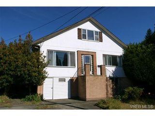 Photo 1: 553 Raynor Ave in VICTORIA: VW Victoria West Triplex for sale (Victoria West)  : MLS®# 683151