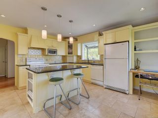 Photo 4: 400 Davida Ave in Saanich: SW Gorge House for sale (Saanich West)  : MLS®# 907946