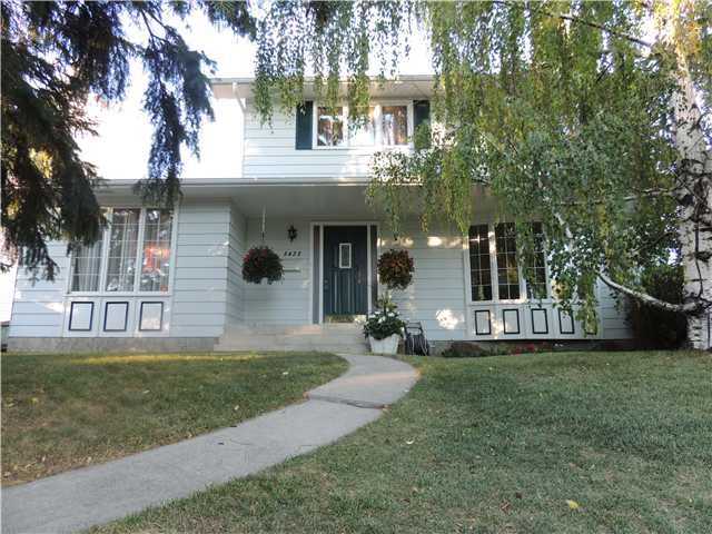 FEATURED LISTING: 5432 DALRYMPLE Crescent Northwest CALGARY