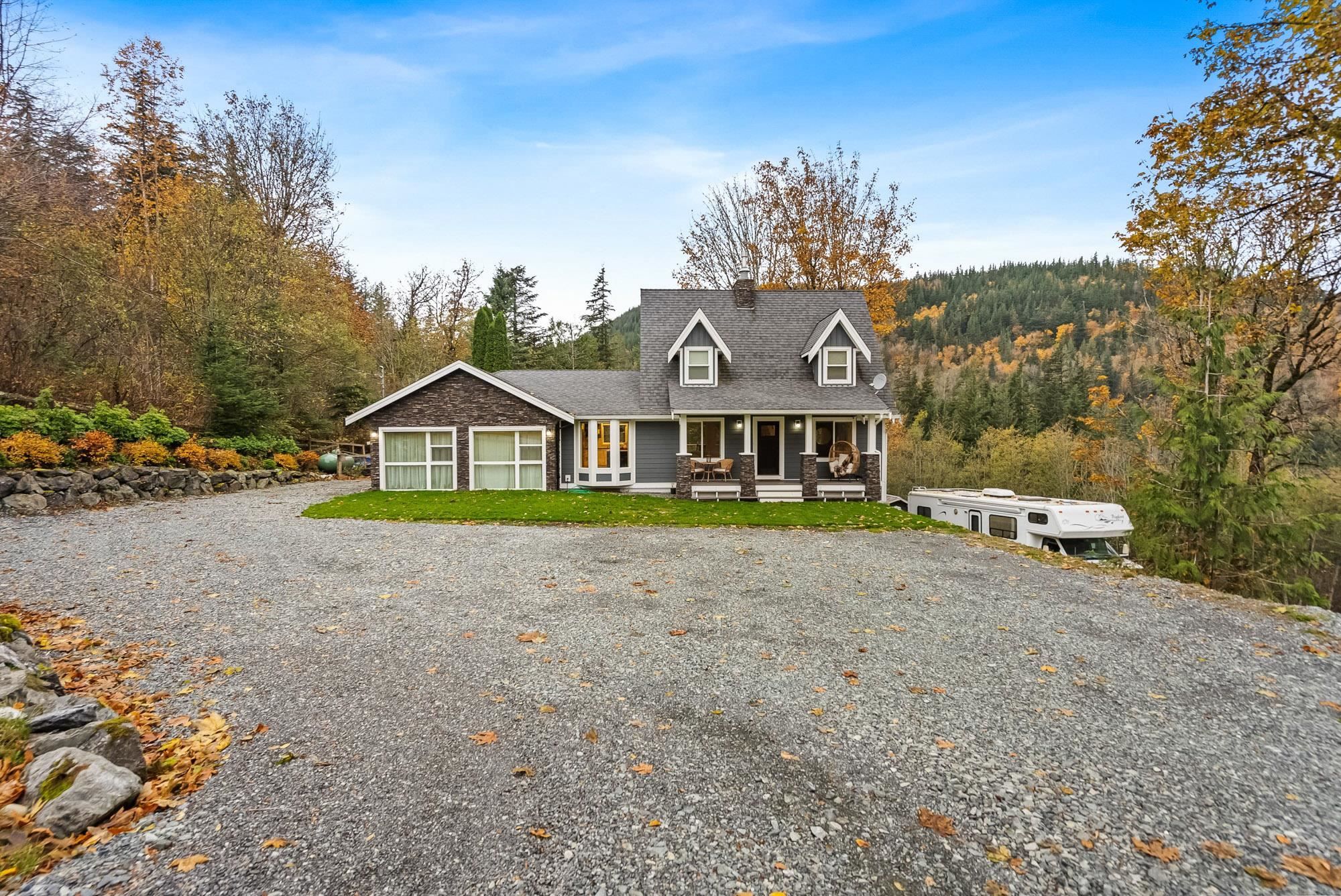 Main Photo: 6151 DUNKERLEY Road in Abbotsford: Sumas Mountain House for sale : MLS®# R2841259