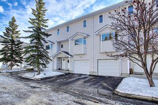 Photo 1: 96 Glenbrook Villas SW in Calgary: Glenbrook Row/Townhouse for sale : MLS®# A1072374