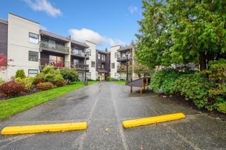 Photo 2: 301 585 Dogwood St in Campbell River: CR Campbell River Central Condo for sale : MLS®# 889575