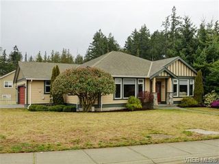 Photo 3: 3420 Mary Anne Cres in VICTORIA: Co Triangle House for sale (Colwood)  : MLS®# 723824
