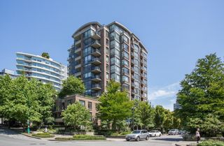 Main Photo: 502 170 W 1ST Street in North Vancouver: Lower Lonsdale Condo for sale in "One Park Lane" : MLS®# R2724649