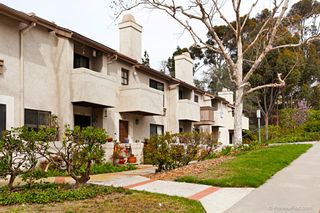 Photo 2: CLAIREMONT Townhouse for sale : 1 bedrooms : 2740 ARIANE DRIVE #160 in San Diego