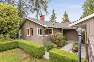 Photo 1: 943 MILLER Avenue in Coquitlam: Coquitlam West House for sale : MLS®# R2702473