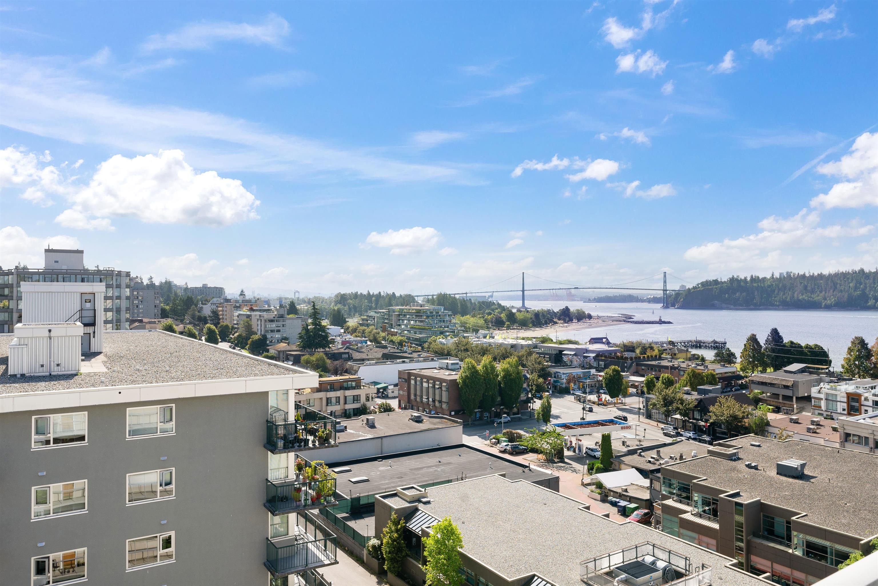 Main Photo: 901 588 16TH Street in West Vancouver: Ambleside Condo for sale in "The Tides" : MLS®# R2798178
