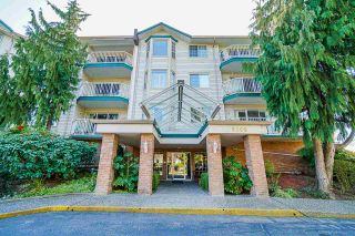 Photo 1: 116 5360 205 Street in Langley: Langley City Condo for sale in "Parkway Estates" : MLS®# R2491402