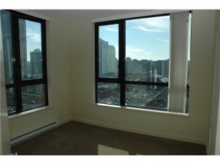 Photo 5: 1207 977 MAINLAND Street in Vancouver: Downtown VW Condo for sale in "YALETOWN PARK 3" (Vancouver West)  : MLS®# V855676