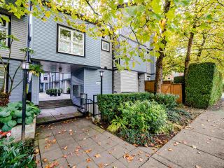 Photo 2: 13 888 W 16TH Avenue in Vancouver: Fairview VW Townhouse for sale in "LAUREL MEWS" (Vancouver West)  : MLS®# R2510599