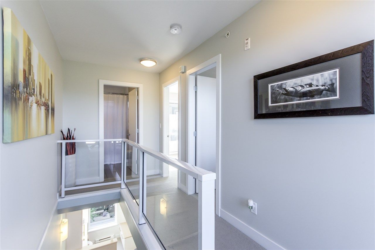 Photo 18: Photos: 2318 WINDSOR Street in Vancouver: Mount Pleasant VE Townhouse for sale in "7&W" (Vancouver East)  : MLS®# R2235412