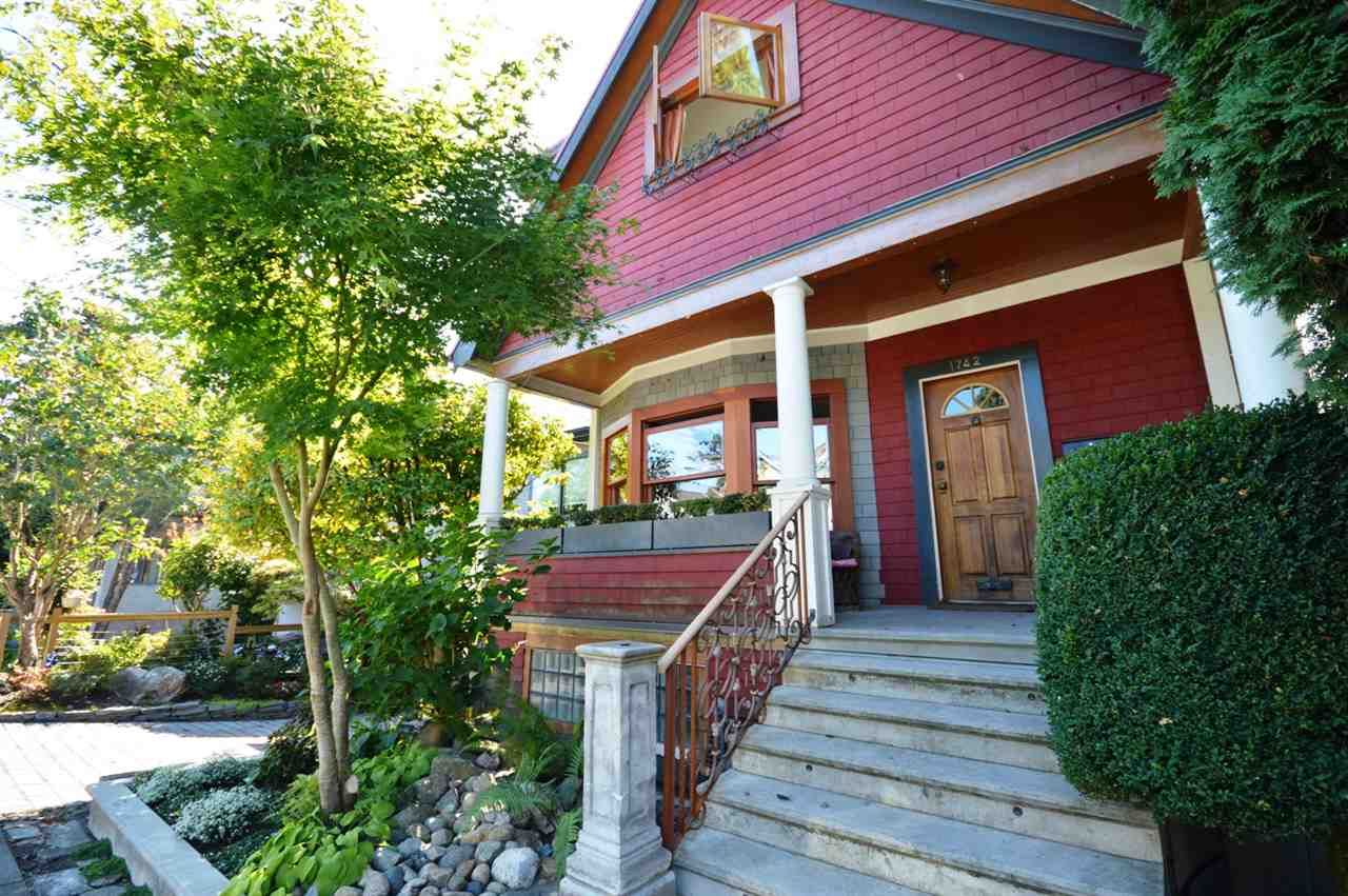 Main Photo: 1742 MCSPADDEN Avenue in Vancouver: Grandview VE House for sale (Vancouver East)  : MLS®# R2201657