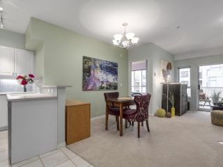 Photo 7: 301 2755 MAPLE Street in Vancouver: Kitsilano Condo for sale in "THE DAVENPORT" (Vancouver West)  : MLS®# R2122011