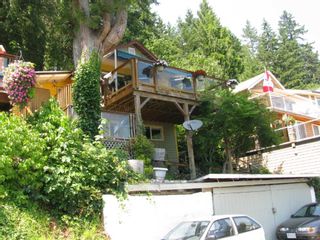 Photo 3: 312 MUNROE Avenue: Cultus Lake House for sale in "Cultus Lake Park" : MLS®# R2570268