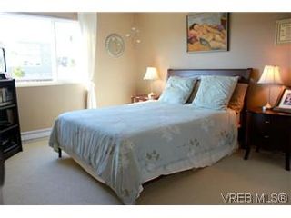 Photo 13: 6 1070 Chamberlain St in VICTORIA: Vi Fairfield East Row/Townhouse for sale (Victoria)  : MLS®# 585831
