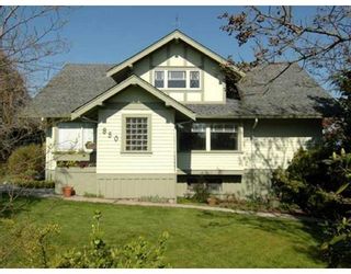 Photo 1: 850 HENDRY AV in North Vancouver: House for sale : MLS®# V884549