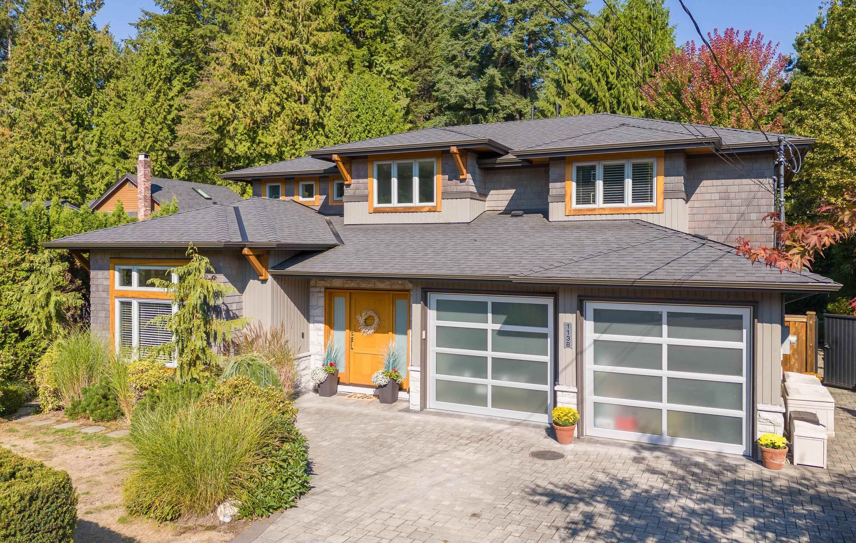 Main Photo: 1138 RIDGEWOOD Drive in North Vancouver: Edgemont House for sale in "Edgemont Village" : MLS®# R2823036